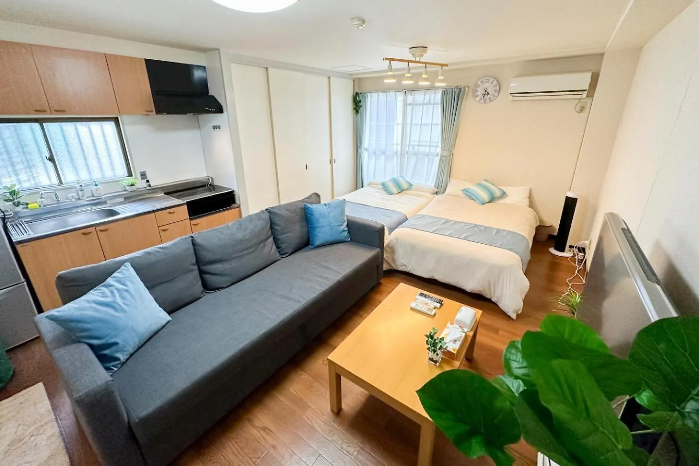 Ferienwohnung ユニオン新大阪 十三駅西中島南方駅 自転車&Wifi貸出無料 Japan